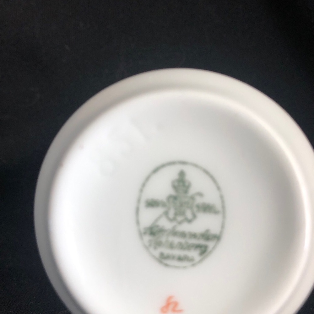 Tiffany & Co. 4 Vintage White Porcelain Saucer with Gold Band & 3 Bavaria Cups - Picture 9 of 16